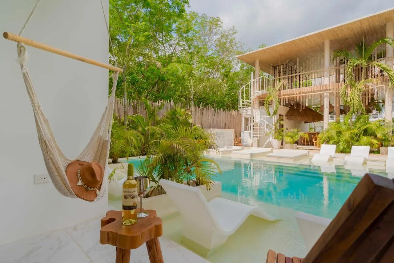 Beautiful Swim-Up Studio With Private Terrace, Pool And Jungle Gym Tulum